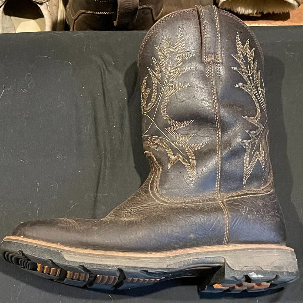 Ariat Men's 10.5 work boots